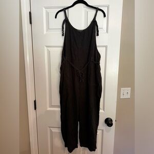 Cropped Overalls Threshold, Women’s Size Medium. Greyish Black in color